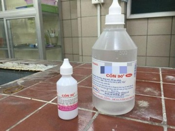 Hà Nội: Pha cồn y tế thành rượu để uống, một người đàn ông tử vong