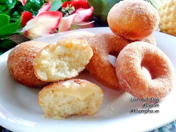 Bắc chảo lên bếp làm ngay món bánh donuts custard tuyệt ngon