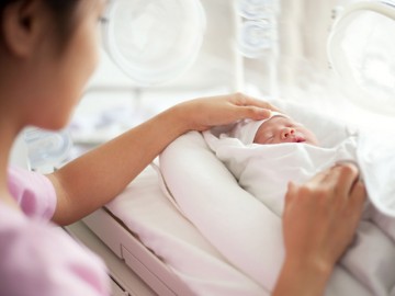 Những điều cần biết khi chăm sóc trẻ sơ sinh