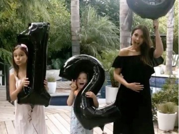 Đã có hai cô con gái xinh xắn rồi, "thiên thần bóng tối" Jessica Alba lại có bầu em bé thứ 3