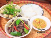 Mát trời cả nhà sì sụp đĩa ốc luộc ăn kèm bún chấm đậm đà, dân dã