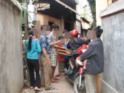 Làm mẹ - Bắt cóc trẻ em giờ công khai đến thế này, các mẹ lưu ý dạy con cách phòng tránh