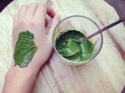 Làm đẹp - Thời điểm và cách làm mặt nạ trà xanh tốt nhất cho từng loại da