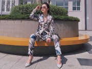 Thời trang - Các cô gái dưới 1m60 hãy học cách mà Hương Tràm ăn gian chiều cao khéo léo