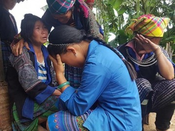 Ứa nước mắt cảnh đại gia đình có 5 người chết và mất tích sau trận “đại hồng thủy”