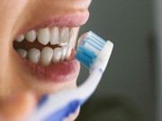 Sức khỏe - Sự thật giật mình khiến mọi phụ nữ cần đánh răng 2 lần/ngày