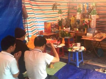 Mù Cang Chải sau lũ dữ: Bàn thờ 3 di ảnh và giọt nước mắt chia ly đầy xót xa