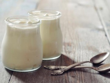 Tự làm sữa chua tại nhà chỉ với 2 nguyên liệu