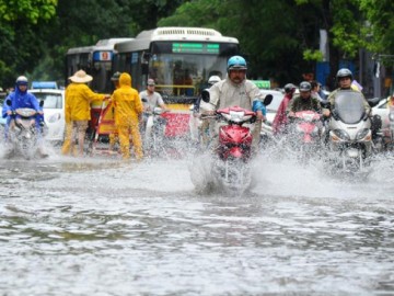 Tin mới thời tiết 23/8: Bão số 6 tiếp tục mạnh lên, Hà Nội mưa như trút từ đêm nay