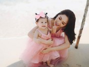 Giải trí - Đáng yêu hết cỡ với nụ cười "móm" khi 10 tháng tuổi của con gái Di Băng