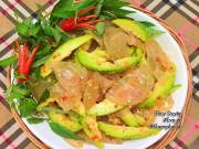 Bếp Eva - Vợ đảm tung chiêu làm gân bò cay trộn cóc xanh đãi chồng