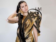 Thời trang Sao - Không nhận ra Emily Hồng Nhung trong trang phục siêu độc đáo