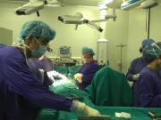 Tin tức - Dở khóc, dở cười với các pha tai nạn vợ đưa chồng vào viện vì “yêu” quá đà