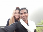 Giải trí - Hiếm hoi lắm, Nguyệt Ánh mới khoe ảnh hạnh phúc bên chồng Ấn Độ như thế này