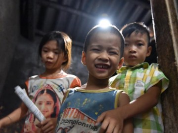 Cuộc sống cơ cực của người mẹ sinh 14 đứa con, có 7 lần đẻ rơi ở Hà Nội