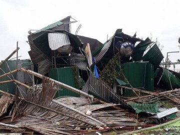 Cảnh tượng tả tơi, tan hoang tại các tỉnh miền Trung khi cơn bão số 10 đi qua