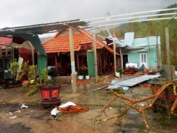 Quảng Bình: Xót xa cả xã nhà mất nóc khi bão số 10 quét qua