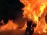 Tin tức - “Dậy sóng”, cô gái phát ngôn bừa bãi, đốt xe dưới gầm cầu ở Sài Gòn