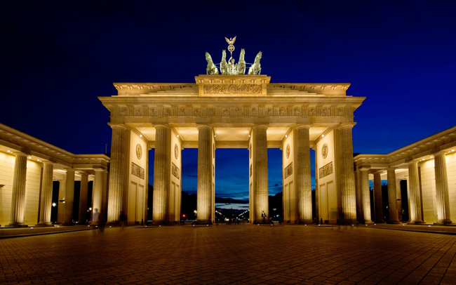 Cổng Brandenburg (ảnh) được biết đến là biểu tượng của thành phố Berlin, Đức.