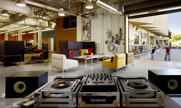 Hiện đại và văn minh là những gì có thể thấy tại trụ sở của Facebook ở Palo Alto.
