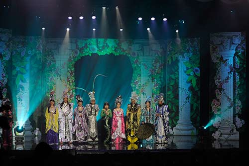 Hà Phương quot;lấy trọnquot; nước mắt khán giả VN tại Mỹ - 1