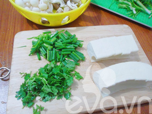 Preparing tofu and mushrooms