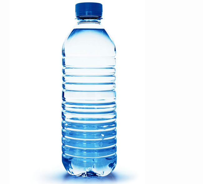 Nước ấm

Sử dụng một chai nước lọc loại 1,5 lít, đổ nước ấm vào và lăn trên bụng ngày khoảng 3 lần. Lăn trực tiếp trên da cho tới khi nào nước nguội thì thôi. Cách này có thể sử dụng kết hợp với biện pháp gen bụng hàng ngày sẽ có tác dụng rất tốt.

