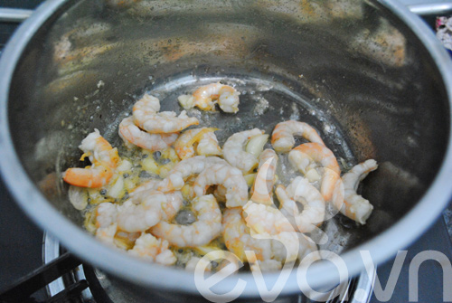 Giản dị canh bí đỏ nấu tôm - 2