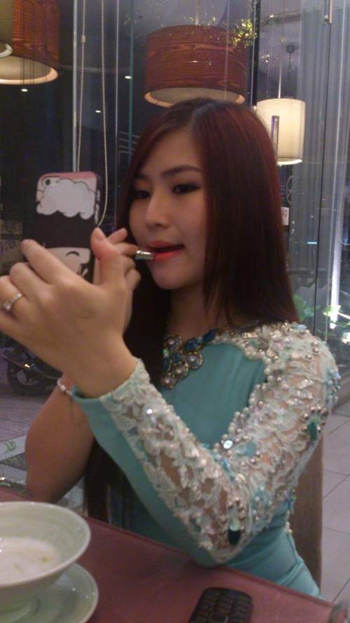 Hà Hồ góp sức giúp quê hương vượt bão - 11