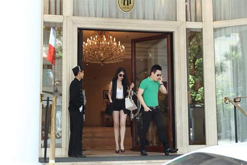 Hà Hồ góp sức giúp quê hương vượt bão - 6