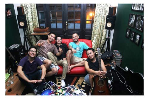 Hà Hồ góp sức giúp quê hương vượt bão - 13