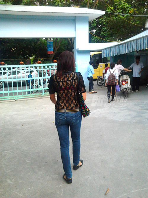 Choáng với váy áo trong suốt dạo phố của thiếu nữ Việt - 9