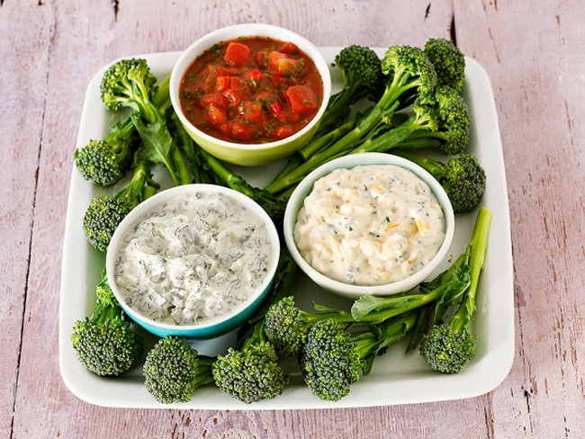 Súp lơ xanh

Bông cải xanh có chứa lượng calo thấp, vì vậy mà chúng rất hợp với những người đang áp dụng chế độ ăn kiêng. 146 gram chỉ chứa khoảng 50 calo, điều này đã biến bông cải xanh thành loại thực phẩm tuyệt vời để giảm cân.
