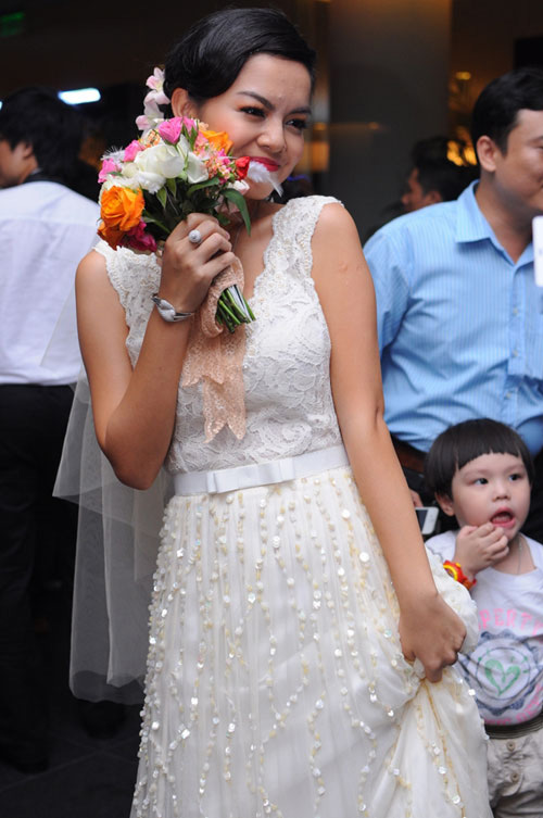Quỳnh Anh, Hà Anh #039;lao đao#039; vì mặt mụn - 1