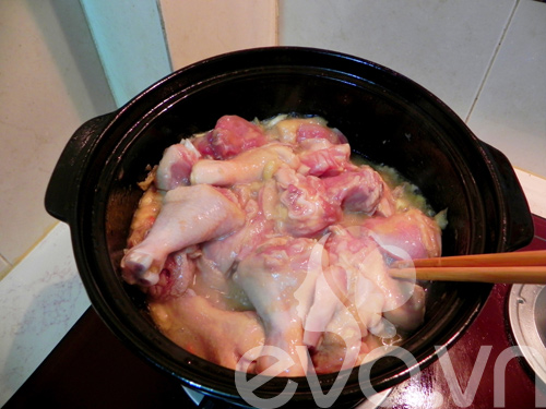 Gà kho thơm đậm chất Nam Bộ - 5