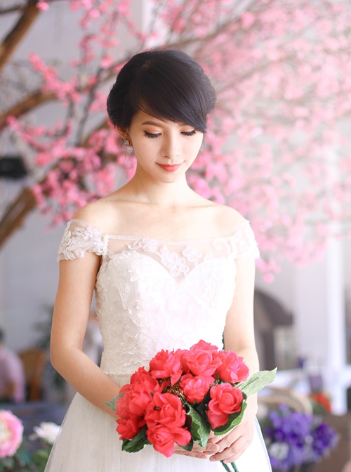 4 mẫu váy #039;cứu tinh#039; cho cô dâu ngực lép - 13