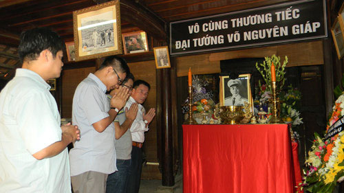 Hà Nội nắng, Quảng Bình mưa ngày Quốc tang - 2