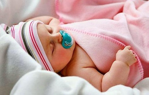 Lần đầu cho con bú: #039;Tips#039; mẹ phải biết - 2