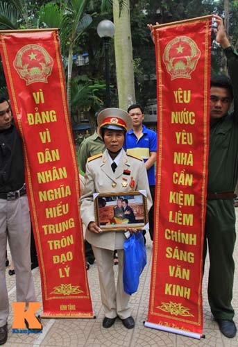 Chùm ảnh: Người dân viếng Đại tướng - 3