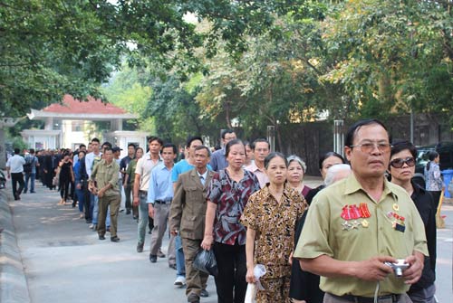 Chùm ảnh: Người dân viếng Đại tướng - 6