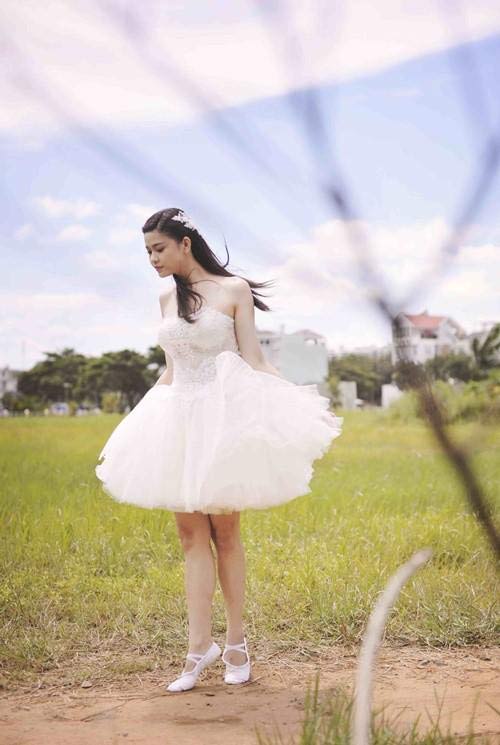 Mai Phương Thúy đi chơi cùng quot;trai lạquot; - 7