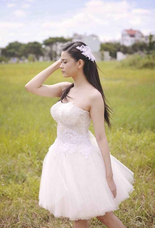 Mai Phương Thúy đi chơi cùng quot;trai lạquot; - 8