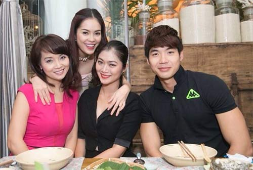 Thúy Vinh khoe ảnh chồng con ở Singapore - 3