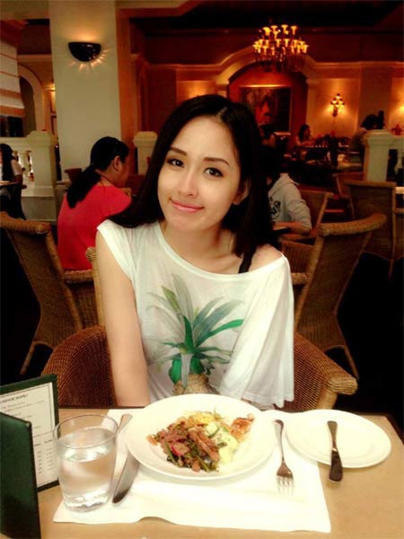 Thúy Vinh khoe ảnh chồng con ở Singapore - 12