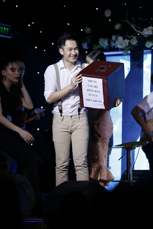 Hà Hồ, Lệ Quyên đồng lòng hướng về miền trung - 3