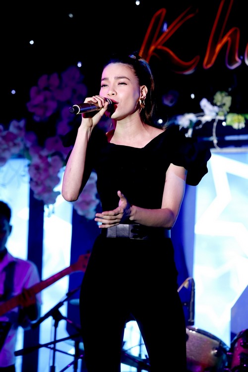 Hà Hồ, Lệ Quyên đồng lòng hướng về miền trung - 5