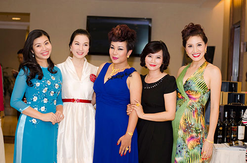 Đan Lê ngày một đẹp mặn mà và đằm thắm - 8