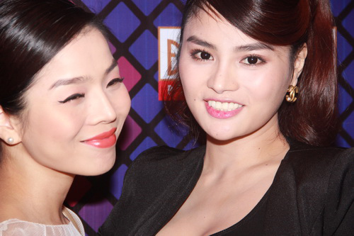 Lệ Quyên cười tít mắt bên Vũ Thu Phương - 8