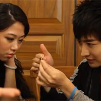 Màn ảo thuật hấp dẫn với nữ trang