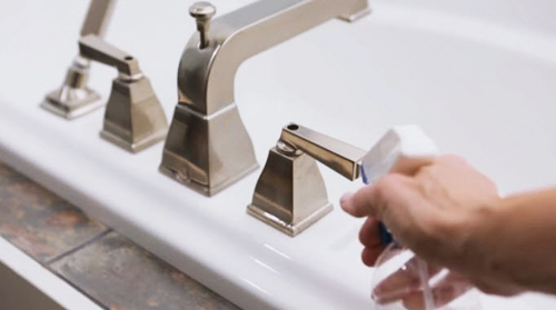 Vệ sinh bồn tắm trắng sáng thật dễ! - 8